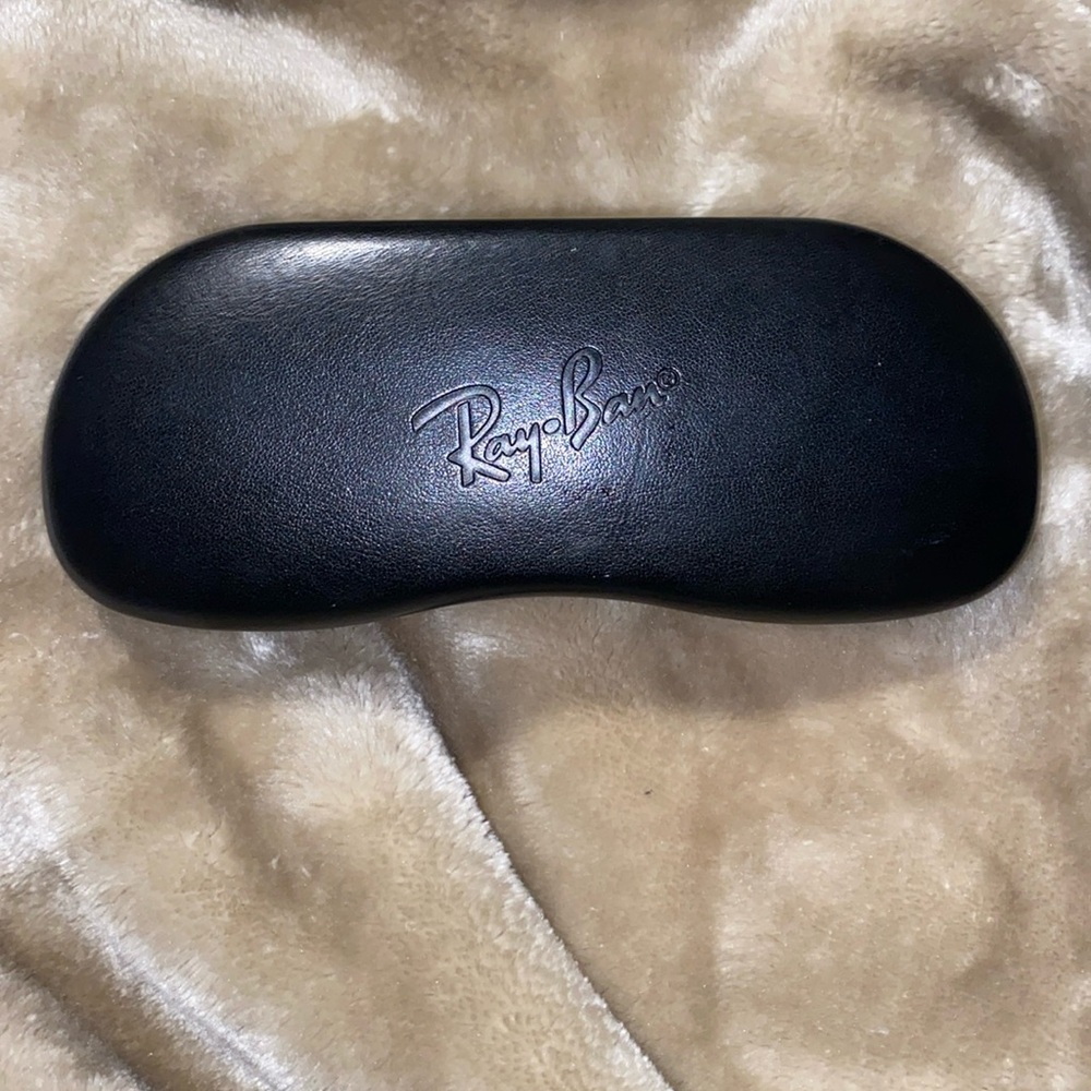 Ray bans sunglasses case!!
